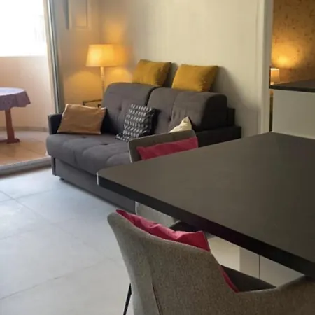 For 2 With Balcony Near *