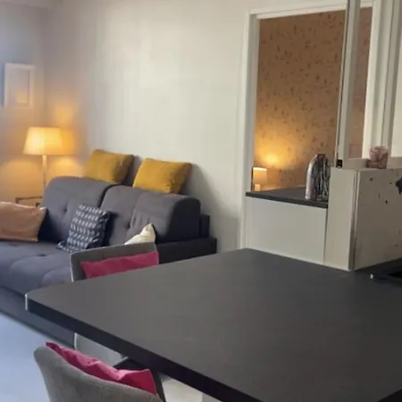 Apartamento For 2 With Balcony Near *