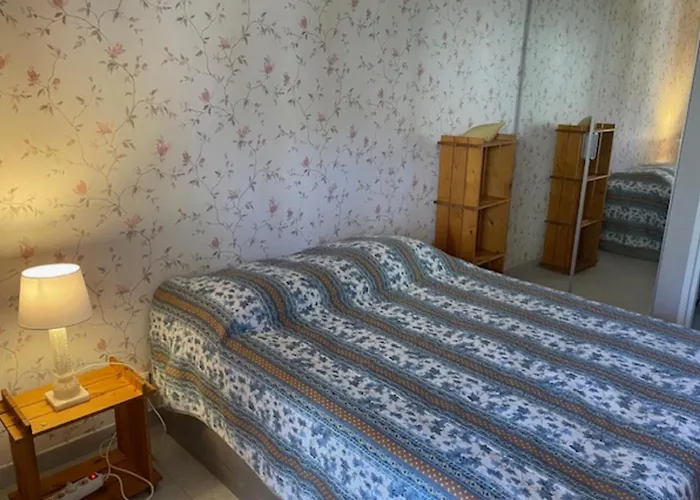 For 2 With Balcony Near Apartmán Cannes